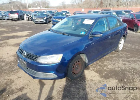 2014 Volkswagen Jetta 1.8T Se z USA, uszkodzony, nr VIN 3VWD17AJ9EM211715